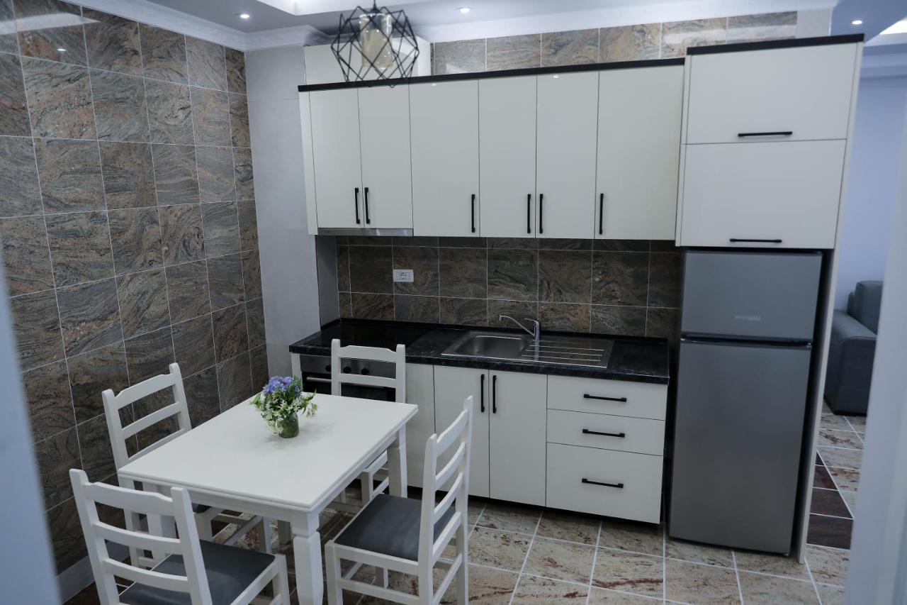 Fishta Apartments Q5 35 เวลิโปเยอ ภายนอก รูปภาพ