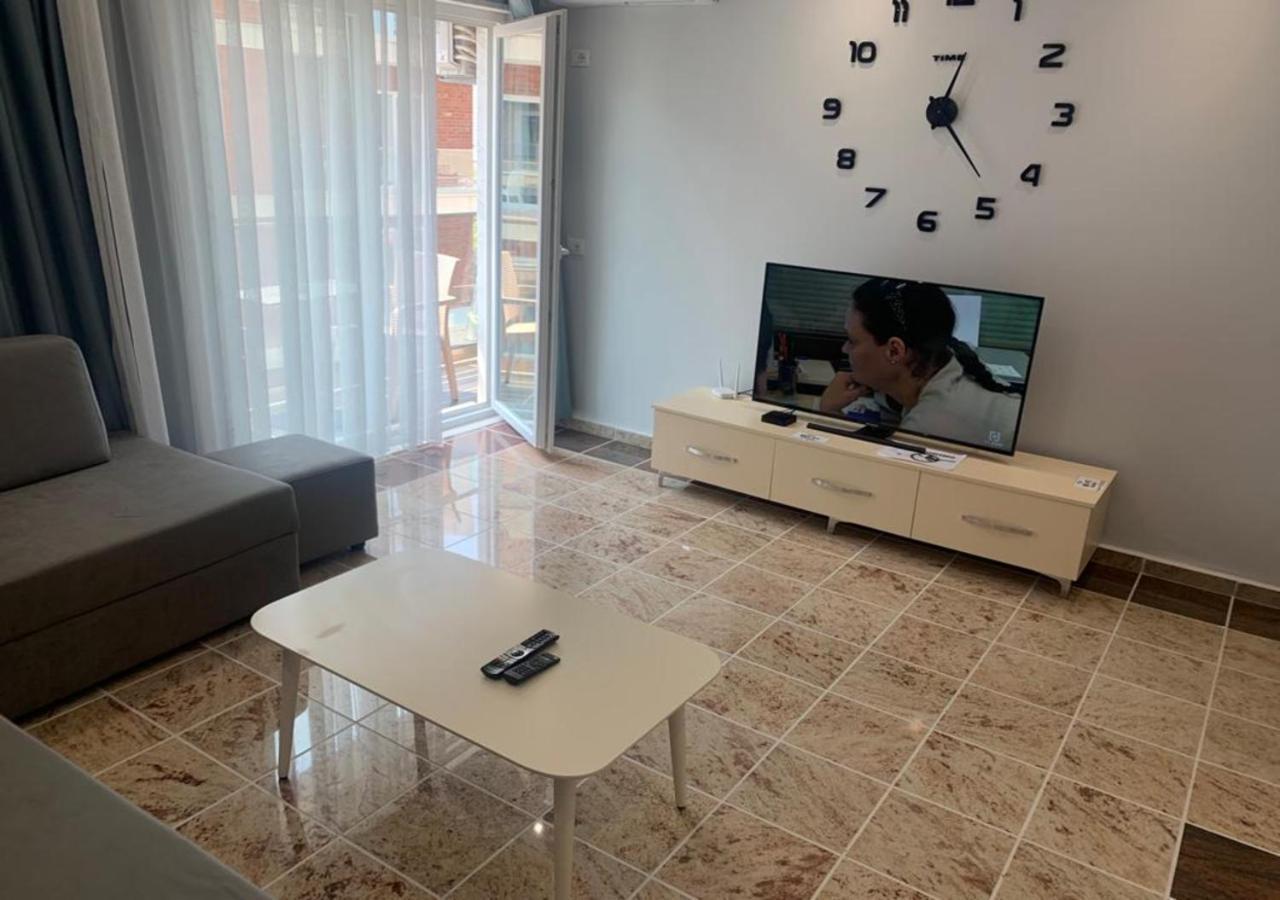 Fishta Apartments Q5 35 เวลิโปเยอ ภายนอก รูปภาพ
